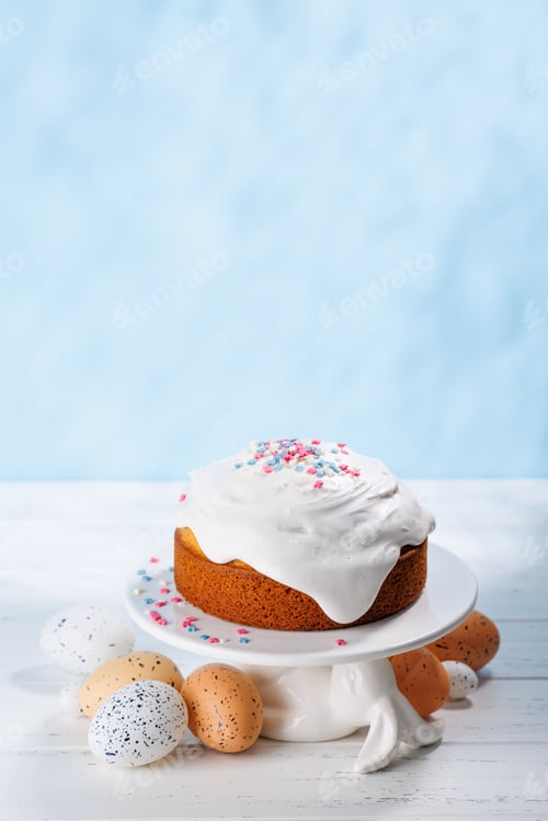 Preview: Traditional Easter cake decorated with colorful icing and sprinkles, symbolizing the festive spirit