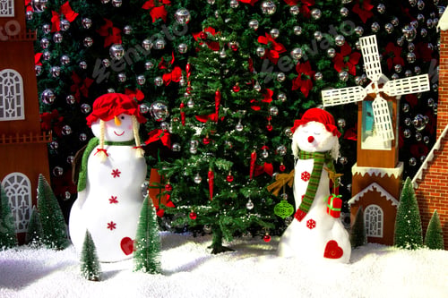 Preview: Christmas background with Christmas tree and snowman. Christmas Greeting Card Template.