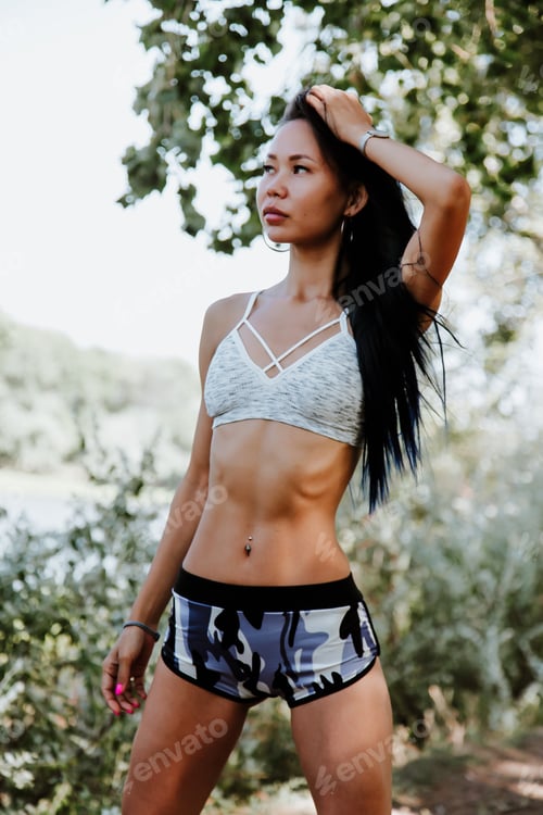 Preview: Asian woman in summer cloth