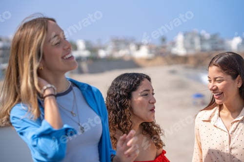 Preview: Three friends talking