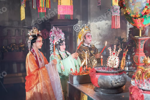 Preview: Chinese opera traditional dress in temple translation language is 'lucky and prosperity for all'
