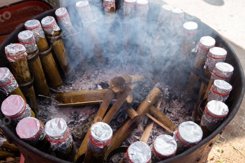 Preview: Taiwanese Snacks Of Rice Cooked In Bamboo Tubes