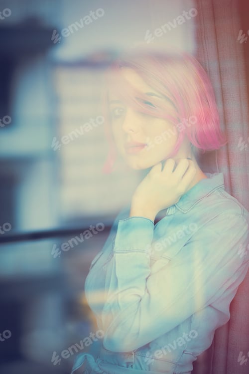 Preview: young woman in reflection
