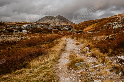Preview: autumn mountain landscape of Rondane in Norway, trail from Smuksjøseter Fjellstue to Peer Gynt hytta