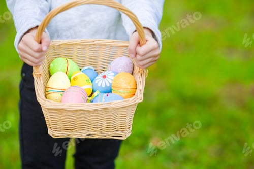 Preview: Close up of colorful Easter eggs in a basket