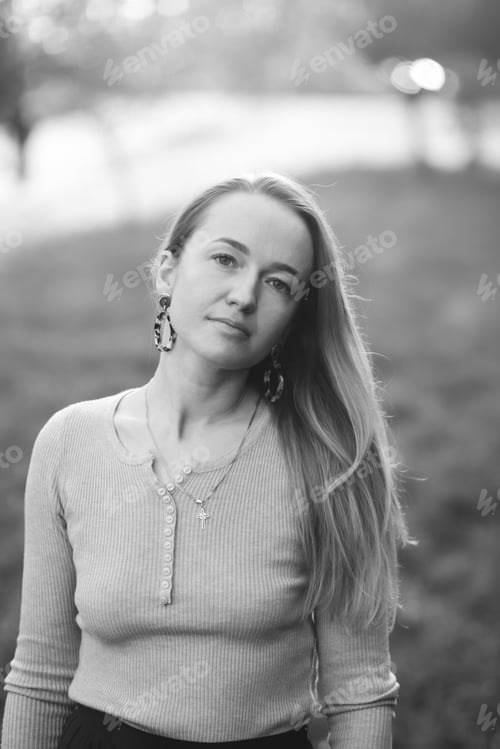 Preview: Beautiful Autumn Girl Portrait
