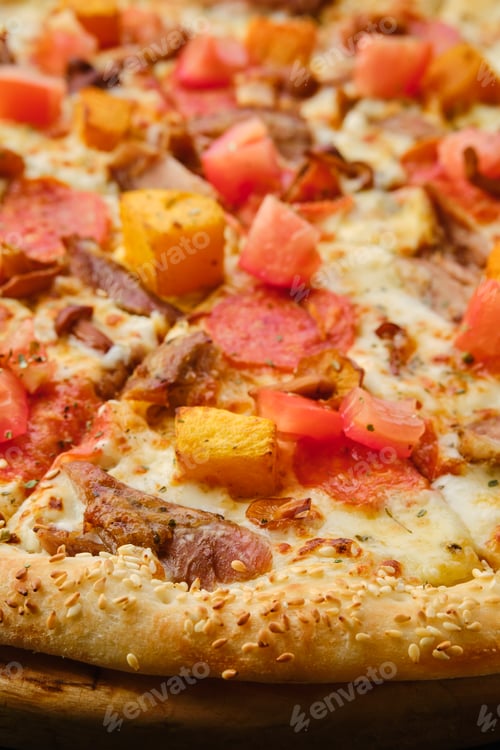 Preview: Pizza with pumpkin, sausage, bacon and honey mushrooms