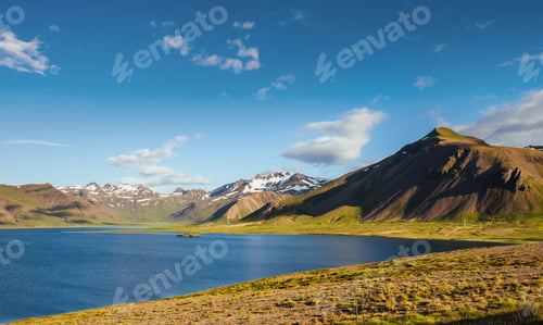 Preview: Crater lake in Landmannalaugar area, Fjallabak Nature Reserve, Iceland
