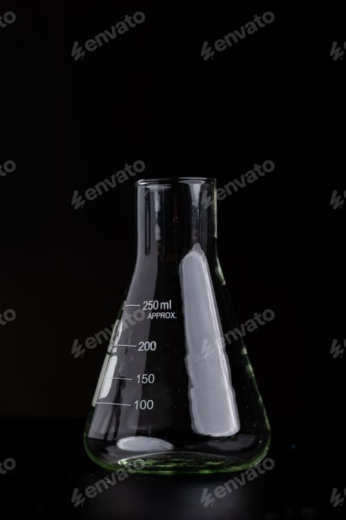 Preview: Scientific data analysis in the laboratory, Medicine and glass equipment research setting