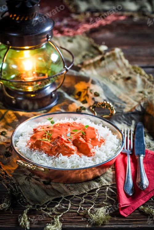 Preview: Tasty tikka masala with chicken in tomato sauce