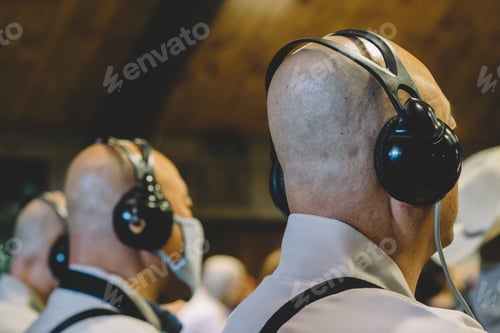 Preview: Chinese monk on headphone