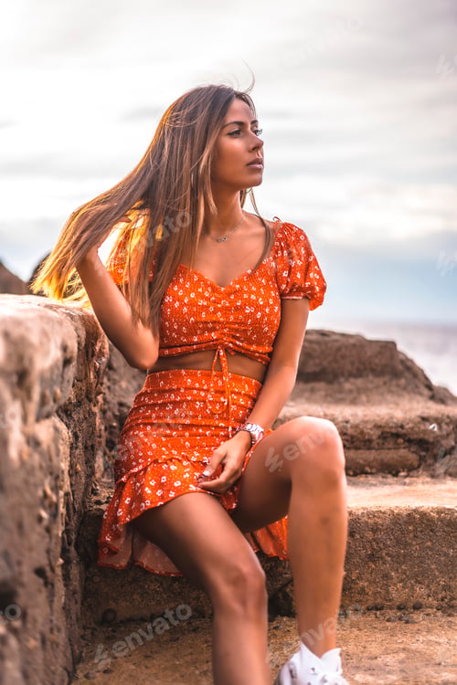 Preview: Lifestyle session, next to the ocean rocks at sunset