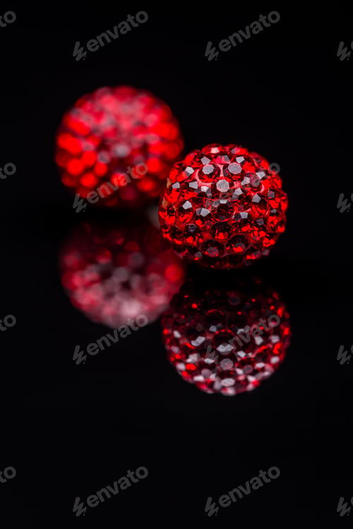 Preview: A pair of earrings