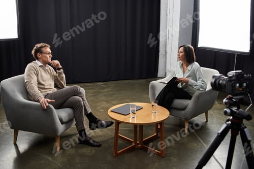 Preview: Engaging dialogue unfolds between journalist and expert during a live interview session