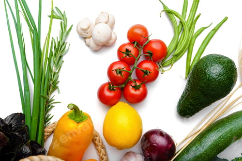 Preview: Fresh vegetables and fruits in paper package