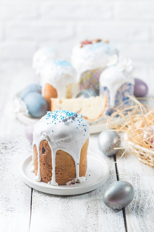 Preview: Easter table with Easter cakes