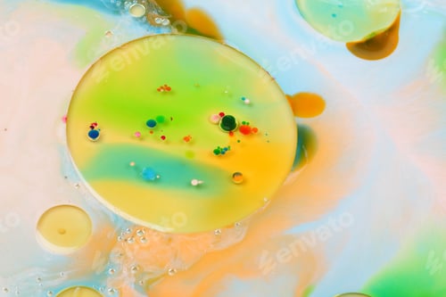 Preview: Multicolored Oil Drops On A Liquid, Abstract Colored Background, Pop Art Texture, Yellow Circles