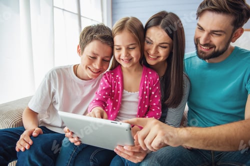 Preview: Family at home