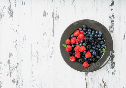 Preview: Fresh Raspberries, Blueberries and Blackberries on Plate