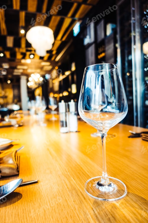 Preview: Wine glass on table
