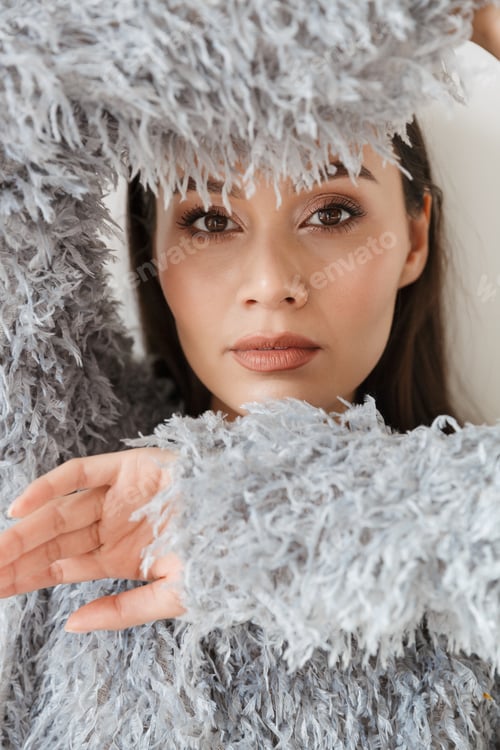 Preview: Image closeup of stylish asian woman posing and looking at camera
