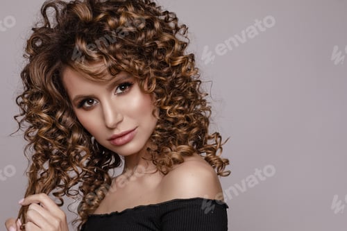 Preview: Gorgeous woman with frizzy hair and evening make up