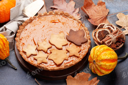 Preview: Pumpkin pie and various pumpkins