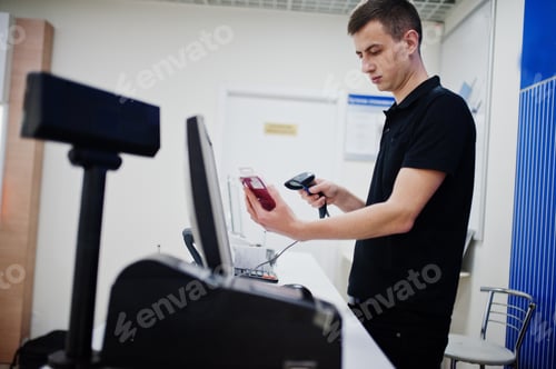 Preview: Seller man mobile phone