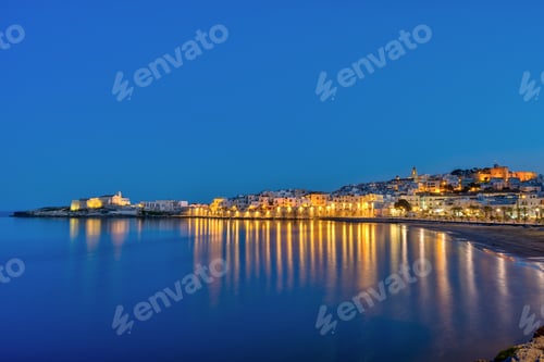 Preview: The beautiful city of Vieste at night