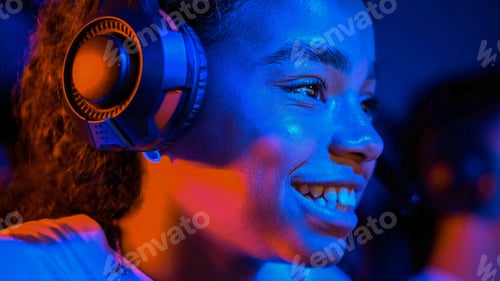 Preview: Teen playing in video game club