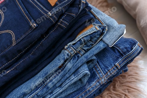 Preview: Pile of jeans