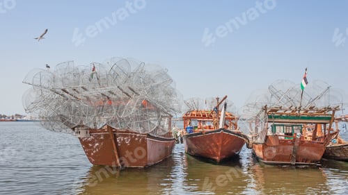 Vista previa: Dhows de pesca tradicionales en Sharjah