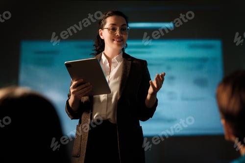 Preview: woman is speaking about technologies