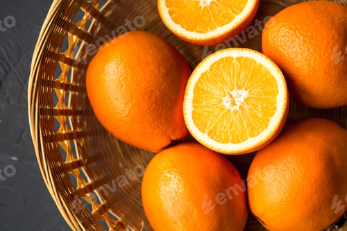 Preview: Fresh juicy oranges on wooden table