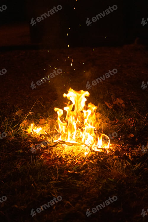 Preview: Small campfire in the middle of the field
