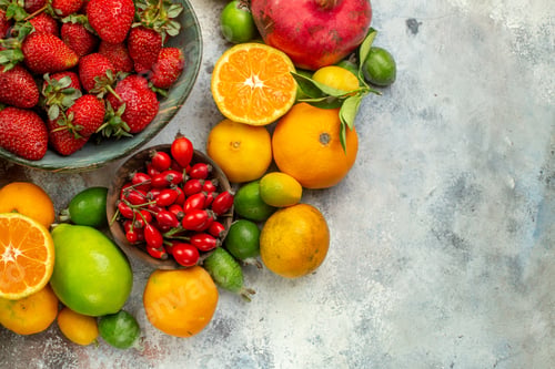 Vista previa: top view fresh fruits different mellow fruits on white background tree color tasty photo ripe berry