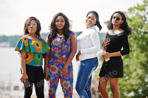 Preview: Group of african womens