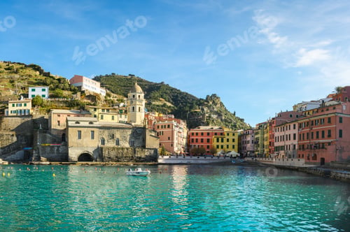 Preview: Sunny day at fishing village Vernazza