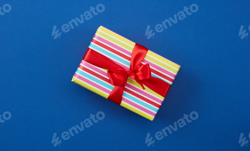 Preview: wrapped gift box