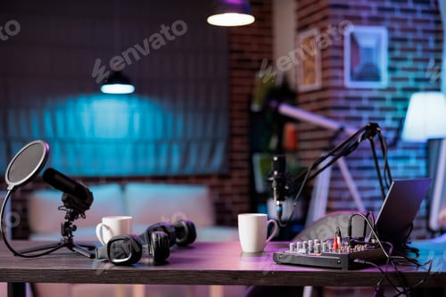 Preview: Empty home podcasting tools