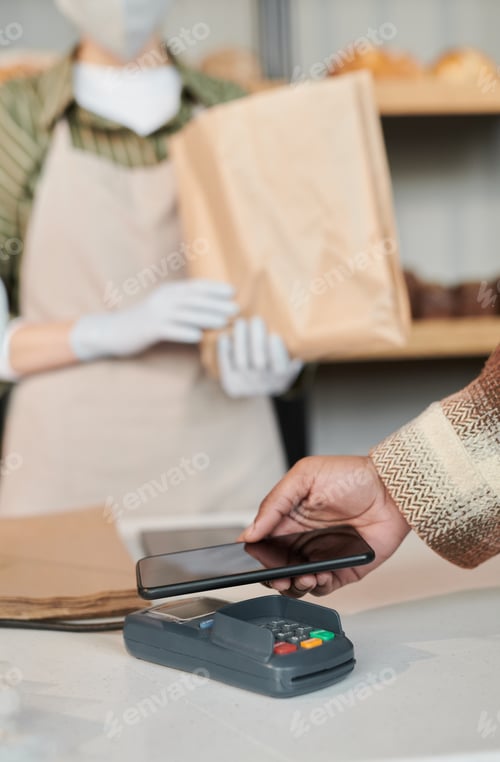 Preview: Customer paying with phone