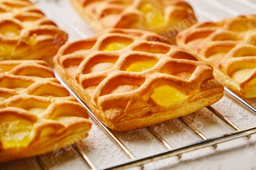 Preview: fresh crispy puff pastry mini pies with pear and lime jam