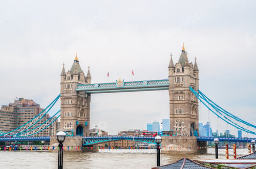 Preview: Iconic Tower Bridge connecting Londong with Southwark on the Thames River