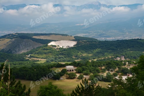 Preview: Mountain landscape along the road to Rocca di Cambio, Abruzzo