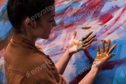 Preview: Happy young artist
