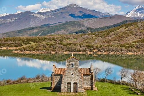 Preview: Picturesque chapel of Quintanilla in Riano mountain landscape. Castilla Leon