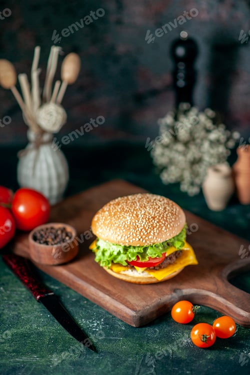 Preview: front view meat hamburger with fresh tomatoes on dark background meal sandwich kfc fast-food french