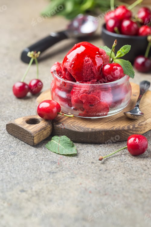 Preview: Delicious cherry ice cream