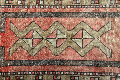 Preview: Textures and patterns in color from woven carpets