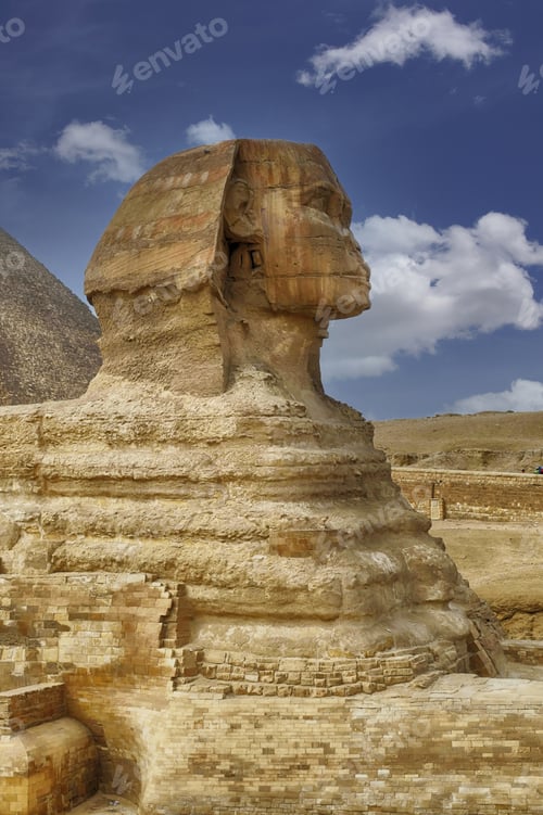 Preview: Vertical shot of the side profile of the Great Sphinx of Giza in Egypt